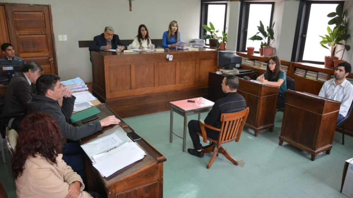 Acusados de asesinar a un hombre enfrentan juicio