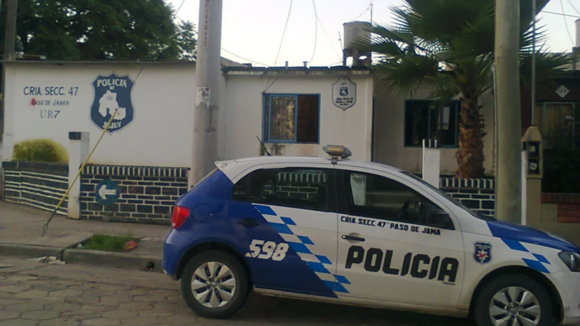 Dos hombres detenidos por causar disturbios en la calle
