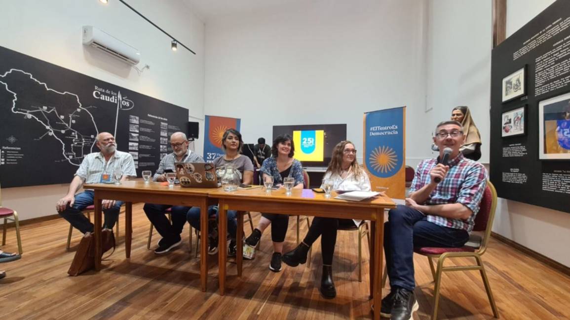 Conversatorio por el 25° aniversario de la Ley Nacional del Teatro