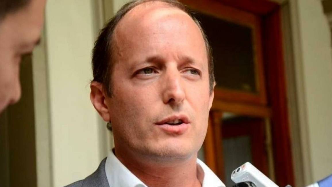 Renunció Martín Insaurralde tras el escándalo de la foto en el yate