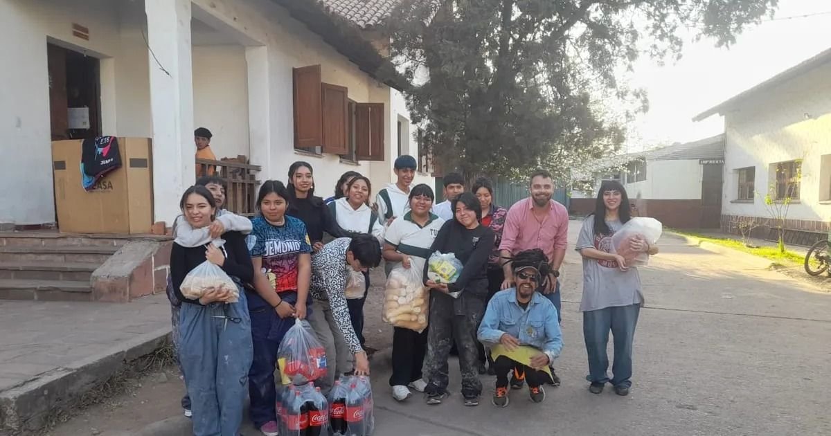 El Gobierno de Jujuy hizo entrega de alimentos y gaseosas a los carroceros