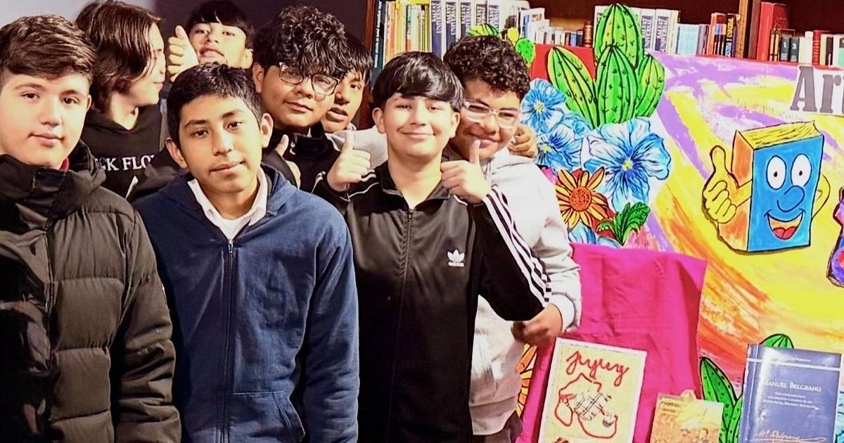 Juntos vivimos el universo del libro