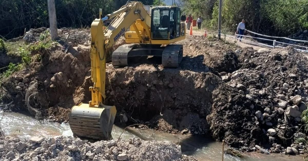 Avanza construcción de puentes y guardaganado