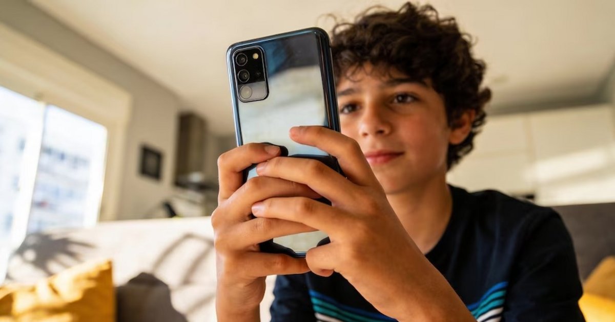 Comparan las redes sociales con el tabaco: acoso, adicción y efectos en la salud de los niños