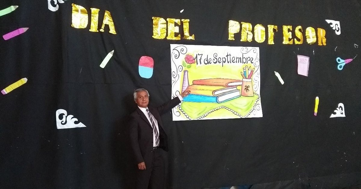 “El profesor, toda su vida será un docente formador de personas”