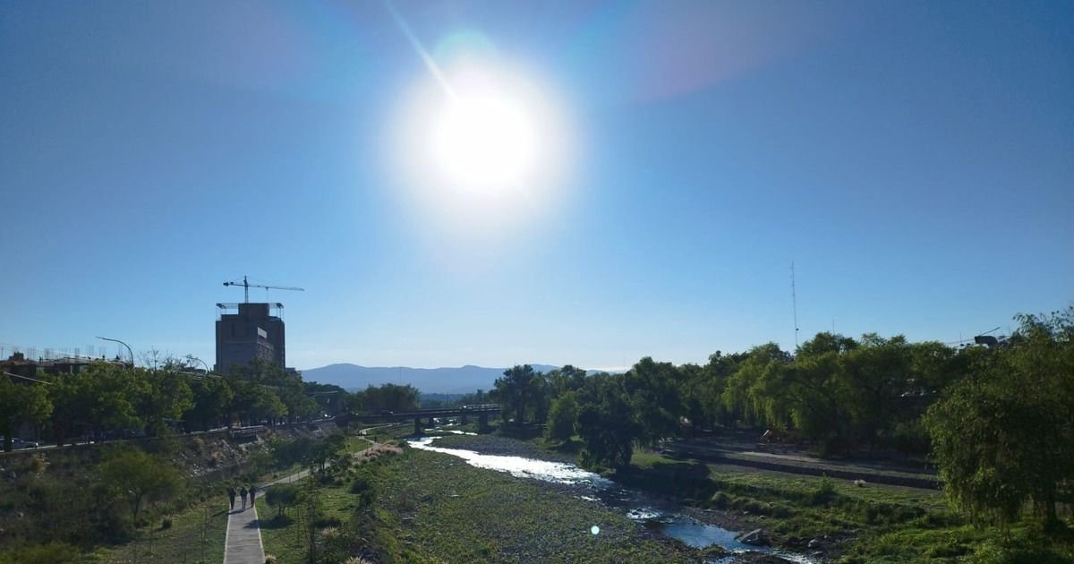Domingo caluroso en la ciudad