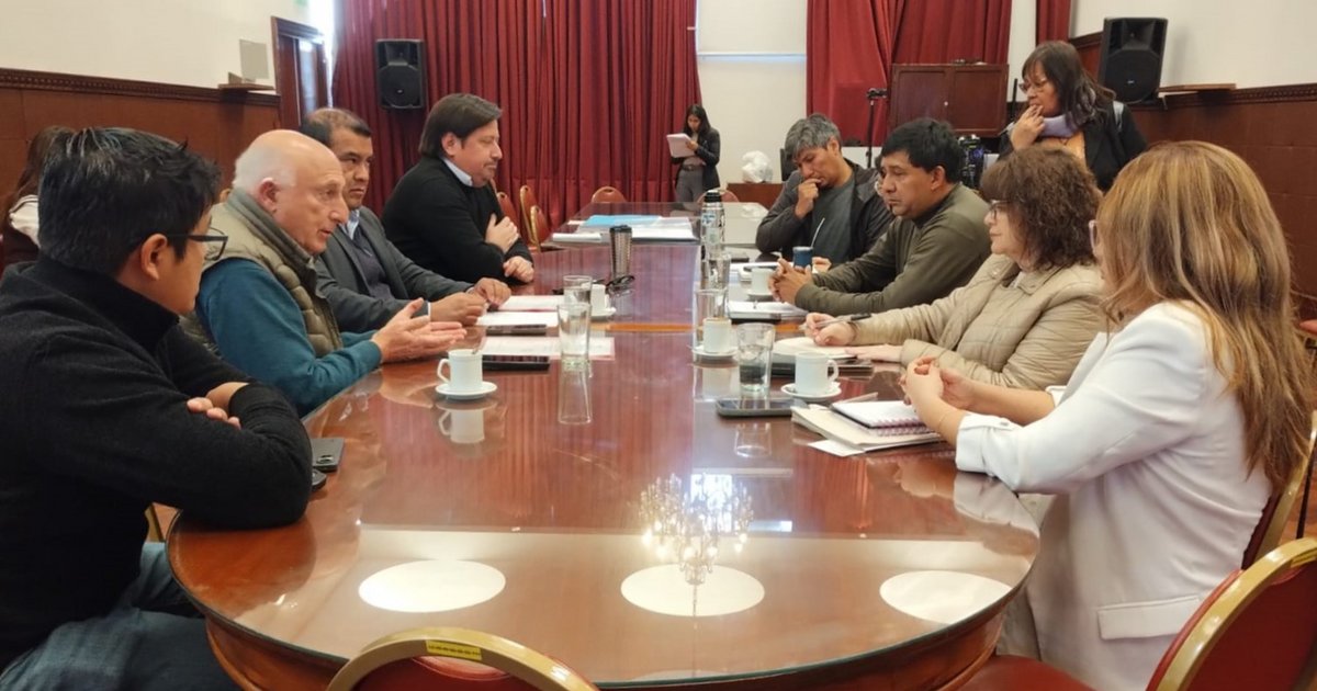Tratan proyecto de ley por un 5% de mujeres en obras