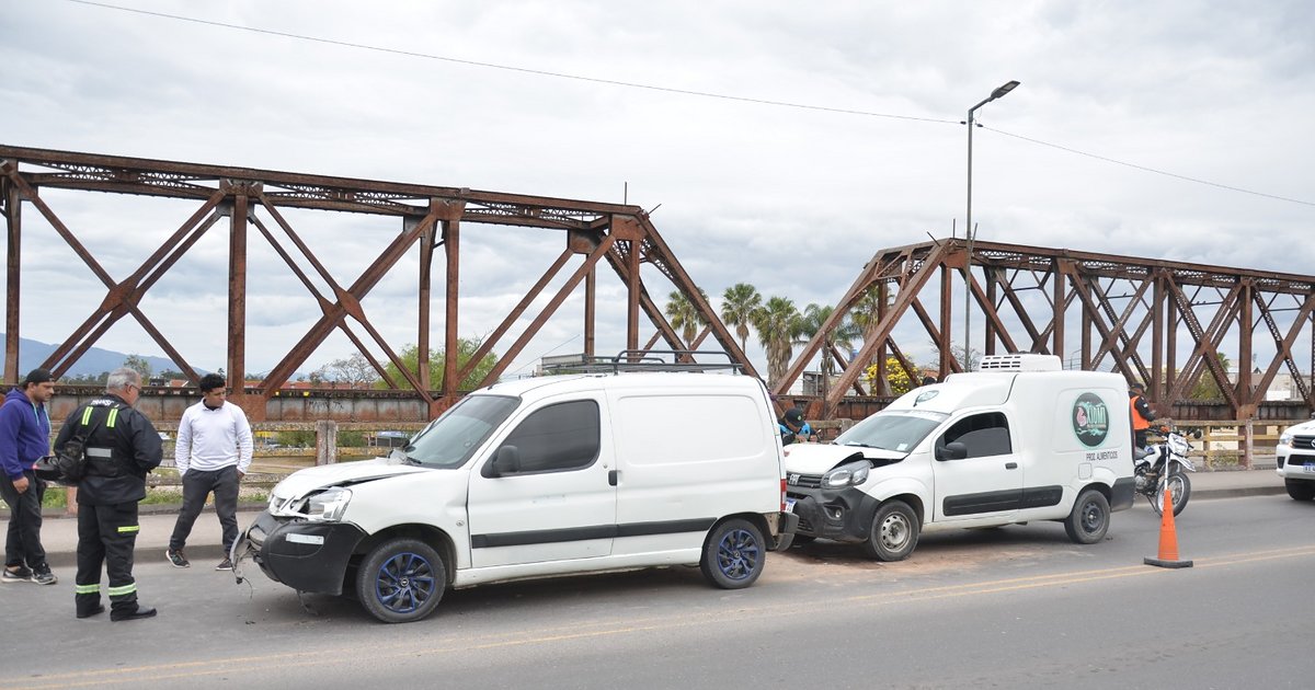 Triple colisión generó caos en el ingreso al microcentro