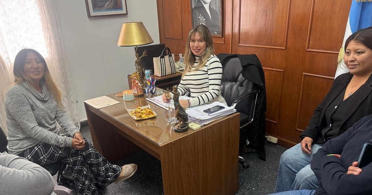 La diputada Daniela Vélez recibió al Foro de Hábitat Digno