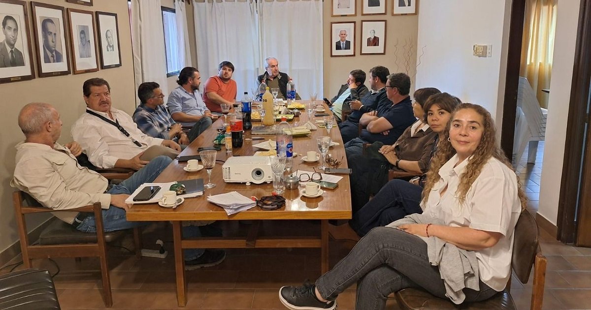 En asamblea se ratificó como presidente a Macina