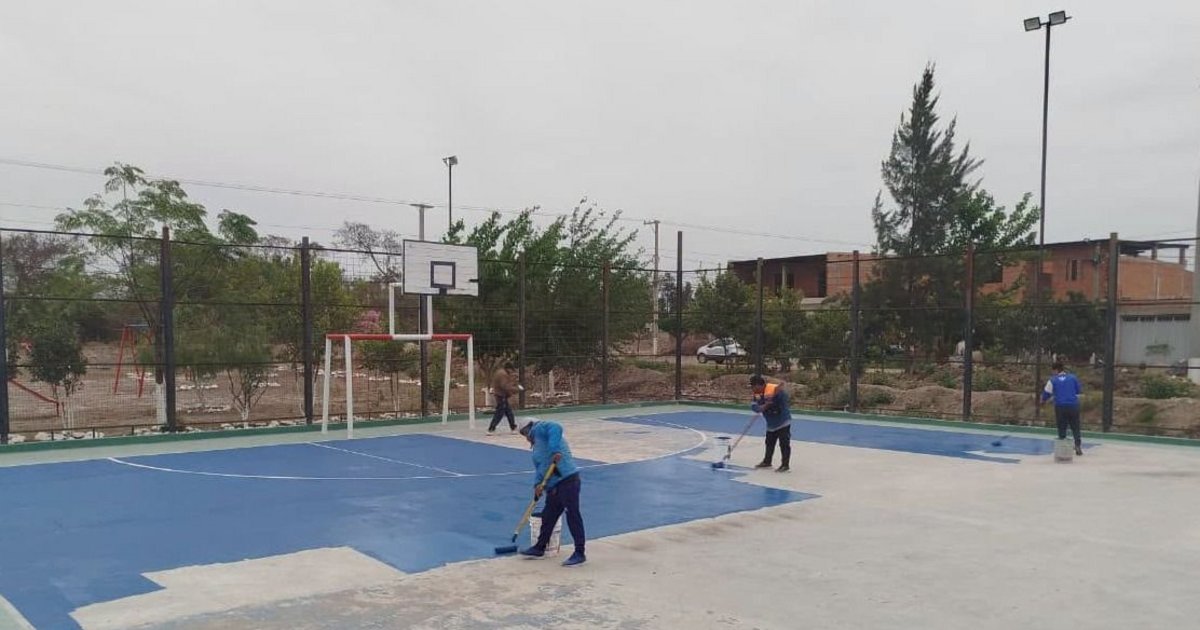 Mejoras de un polideportivo en Monterrico