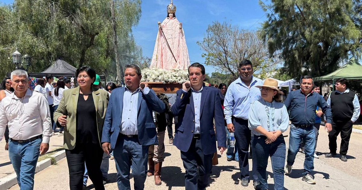 El gobernador Sadir acompañó a los piqueteños en su patronal