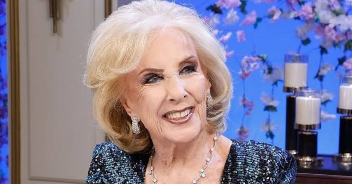 Juana Viale habló sobre la salud de Mirtha Legrand: "Está mejorando muy bien"