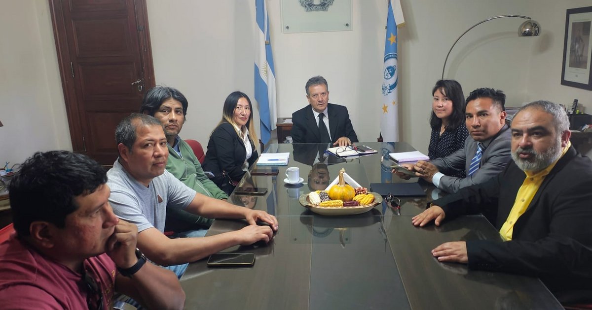 El Foro del Hábitat Digno se reunió con el rector de la UNJu