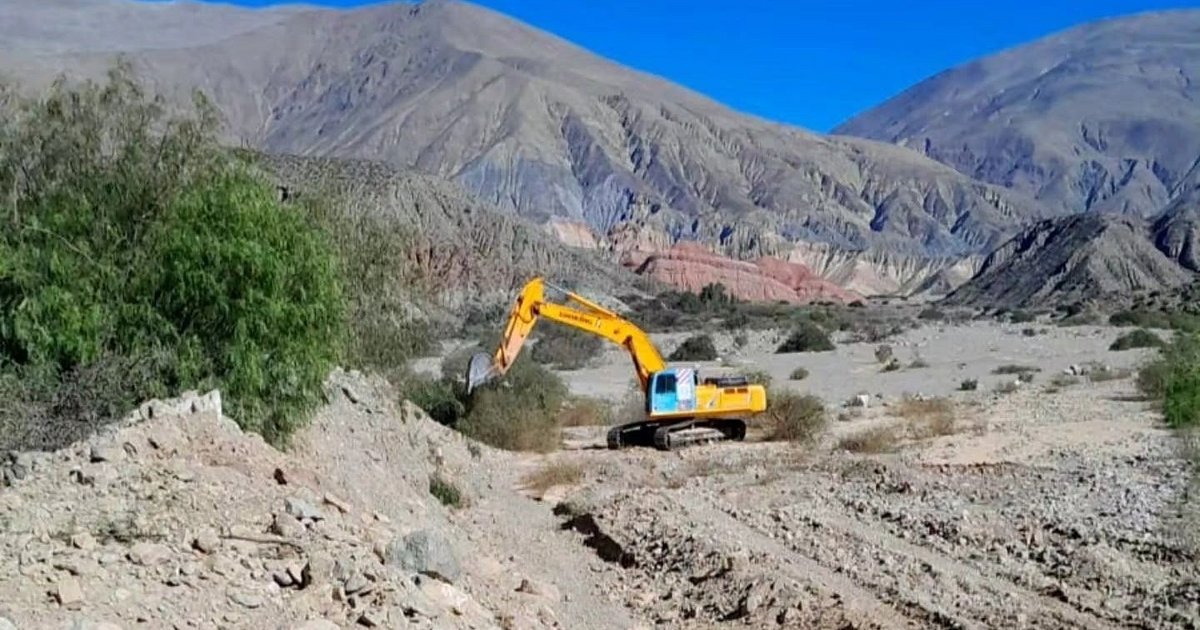Encausamiento y otros trabajos en Tumbaya Grande