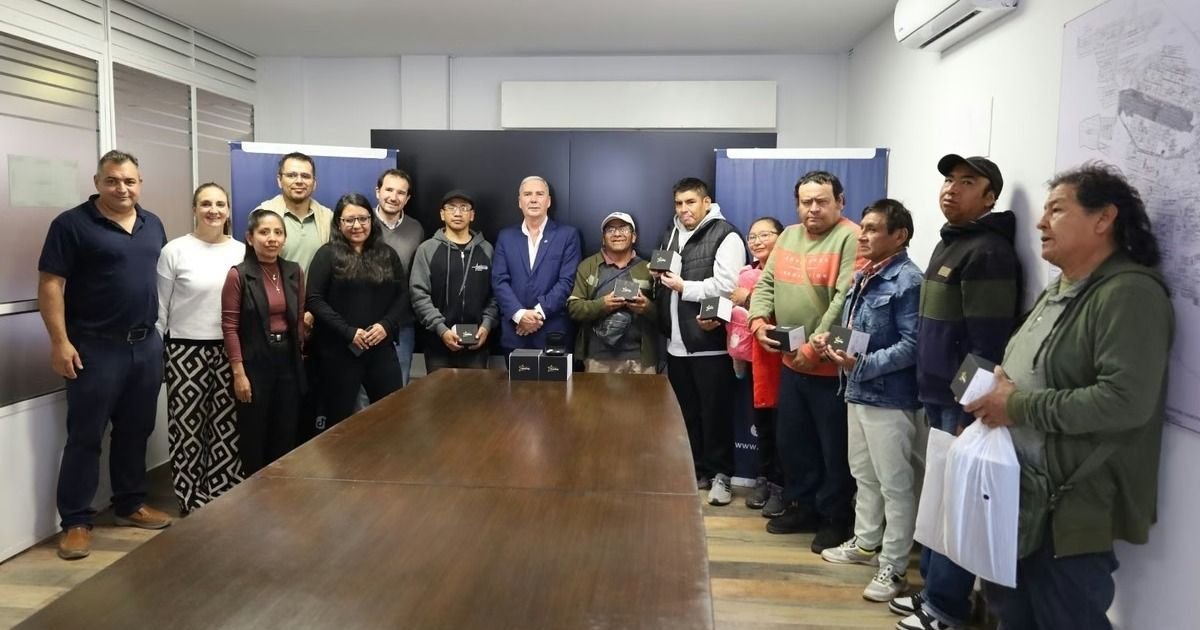 Entregaron audífonos gratuitos a 12 jujeños