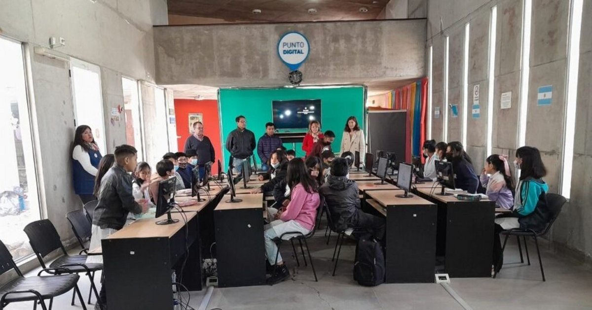 Alumnos de la Escuela Pucarita se capacitaron en Robótica con Arduino