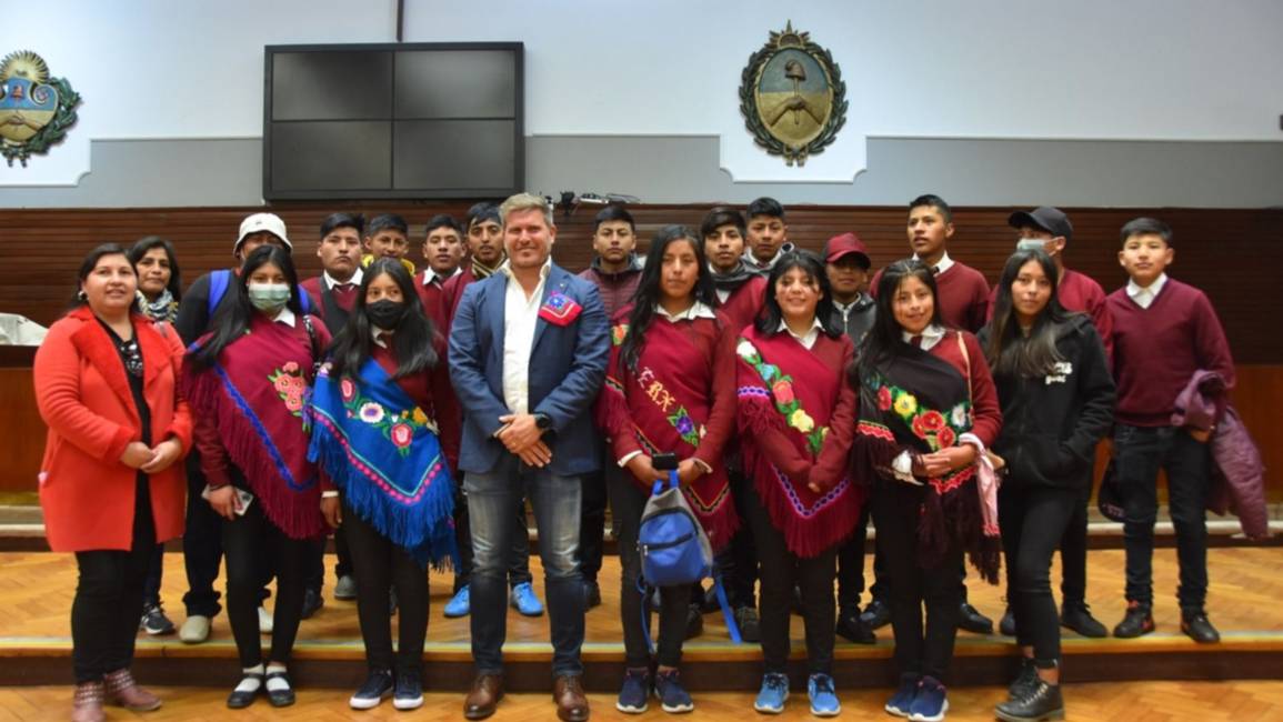 Alumnos interesados en la historia política