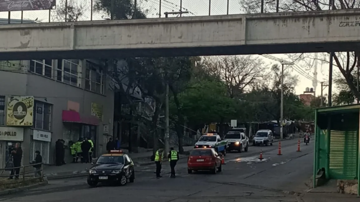 Choque entre un vehículo particular y un taxi compartido
