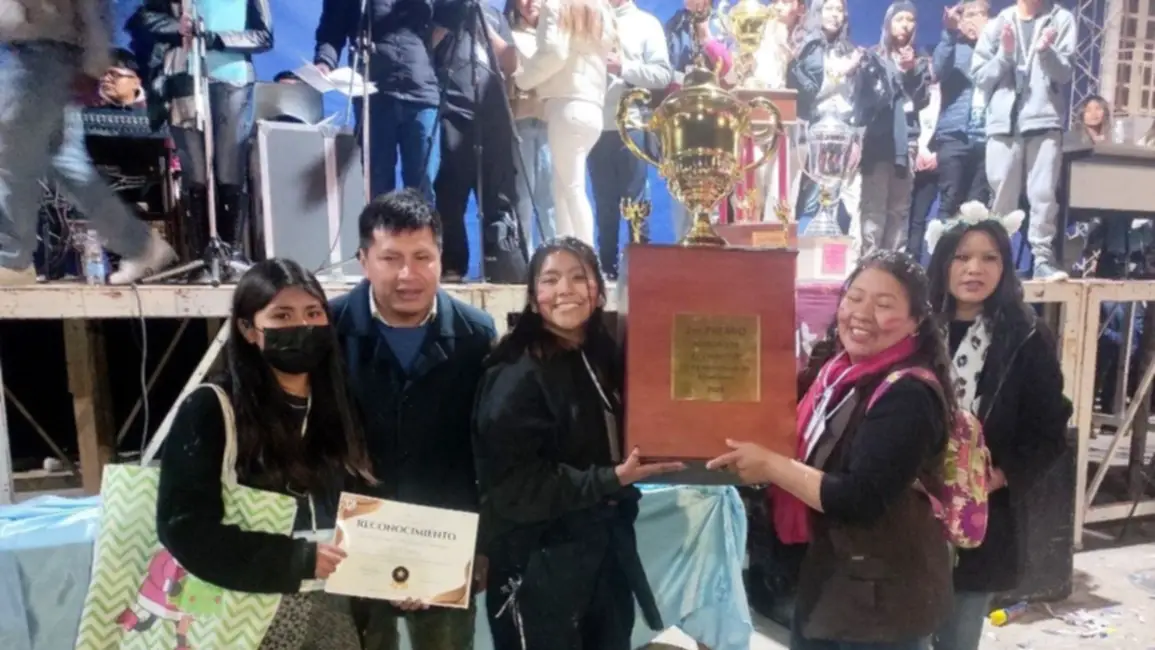 La "industrial" ganó el primer premio en carroza técnica y la Escuela de Minas en carrozas