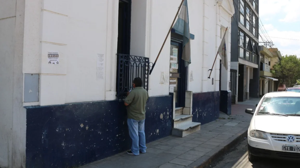 Fue detenido por amenazar a transeúntes con un machete