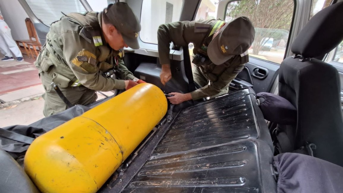 Jujuy: llevaba 27 kilos de cocaína en el tubo de GNC y fue detenido