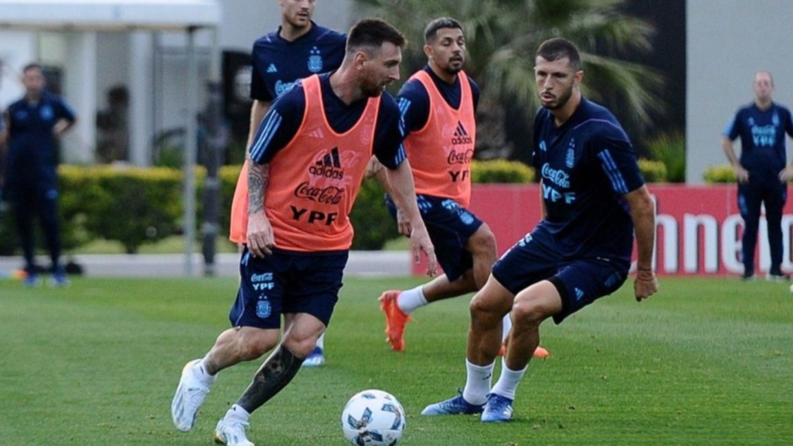 Con Messi bajo la lupa, Argentina se entrenó en la previa a Perú