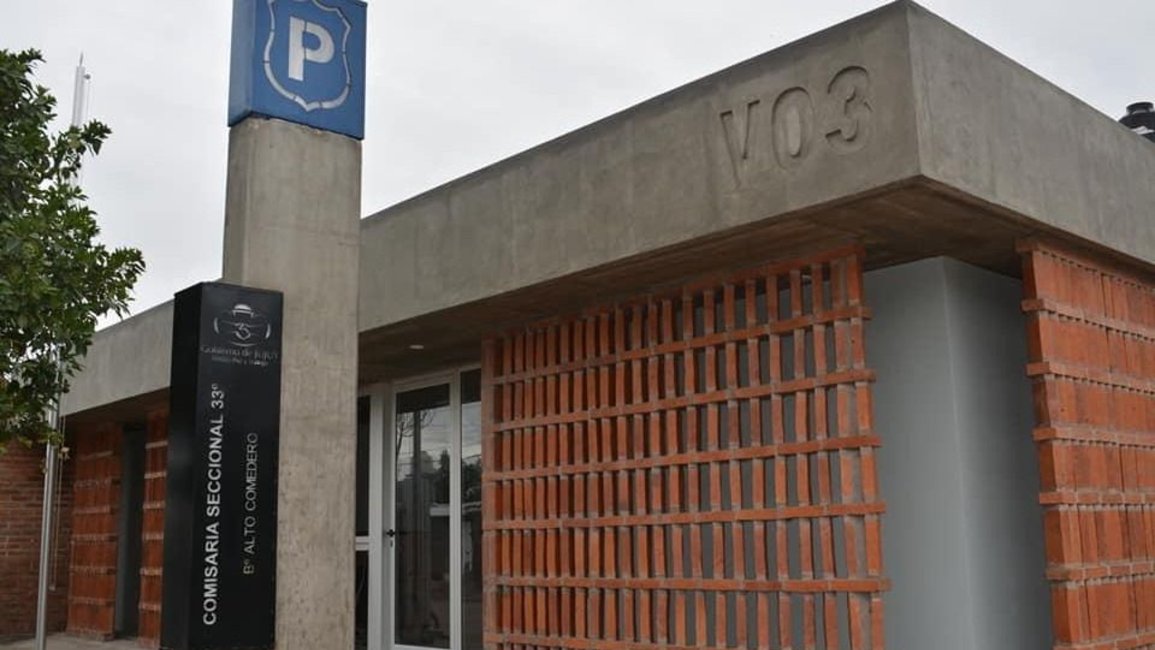 Le pusieron un cuchillo en el estómago a un joven en un robo