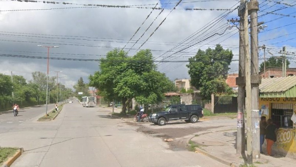 Joven motociclista derrapó y terminó gravemente herido
