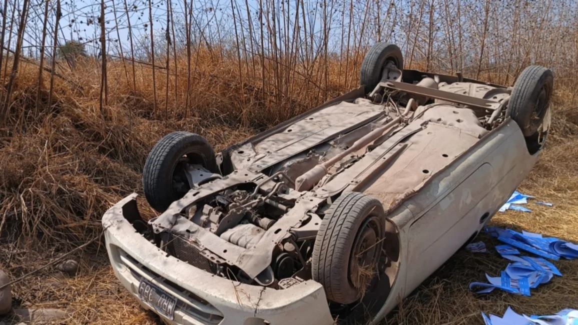 Trató de esquivar un vehículo y volcó