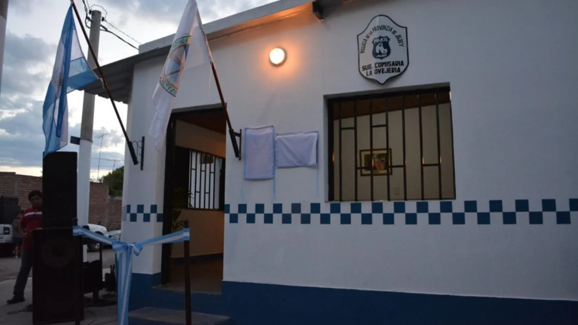 Agredió y amenazó con un arma de fuego a su pareja
