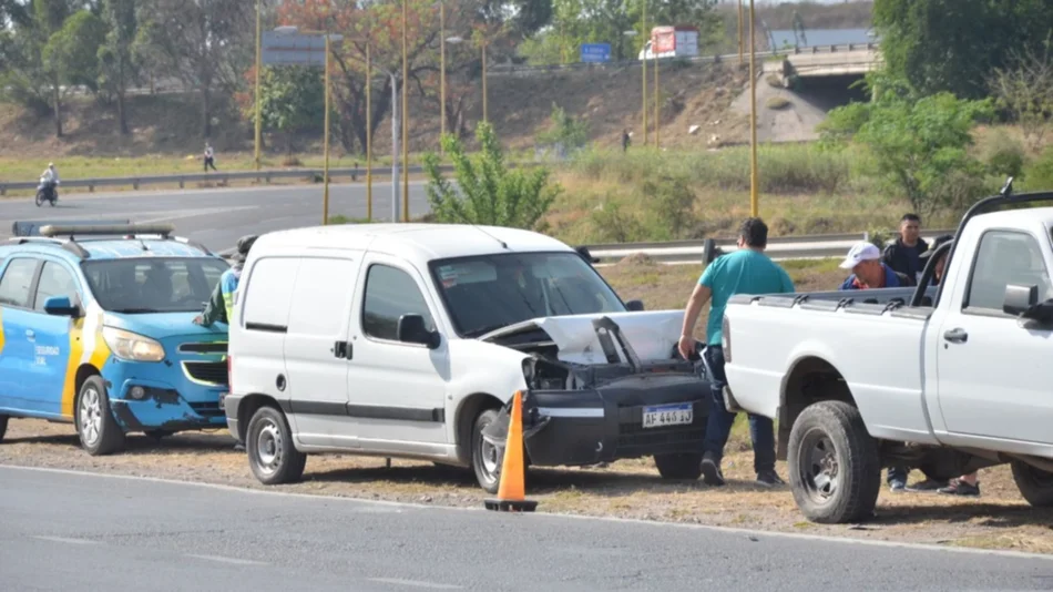 Heridos leves en siniestro vial en el acceso sur 