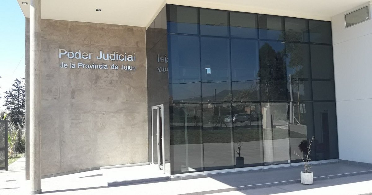 Investigan la muerte de un hombre hallado en su casa