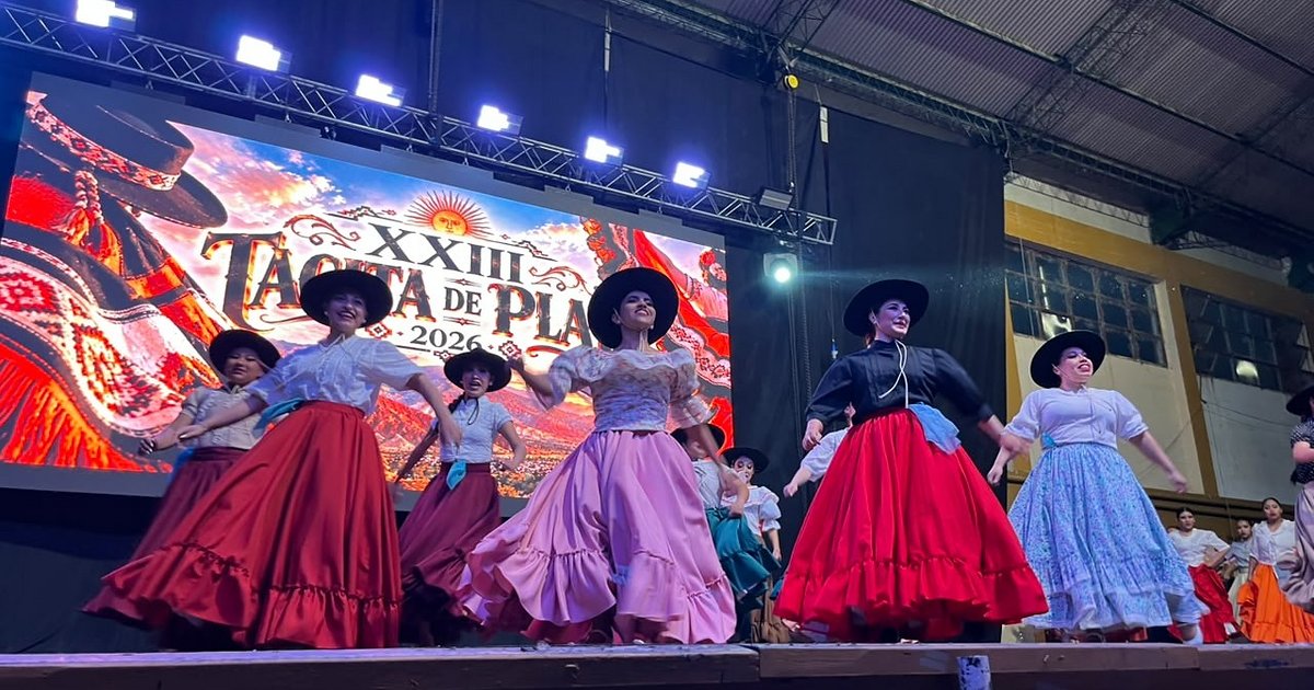 Arrancó el "Tacita de Plata" con bailarines del país
