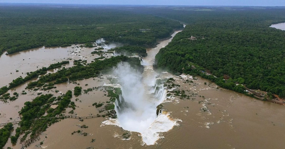 Creció el río Iguazú y restringieron el acceso a las Cataratas