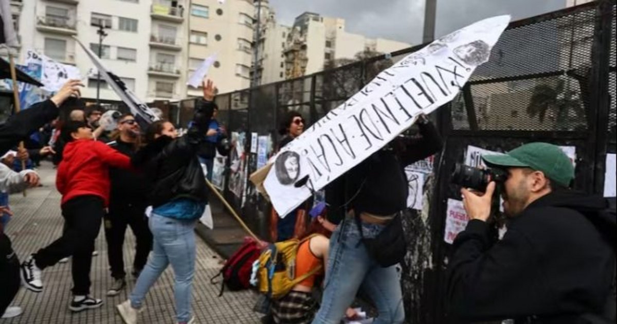 Multitud e incidentes en la Marcha Federal Universitaria