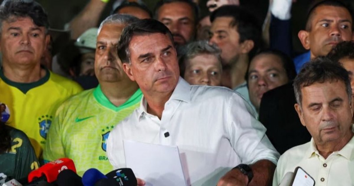 Sospechan que Flávio Bolsonaro quiso volar desde Argentina a EE.UU