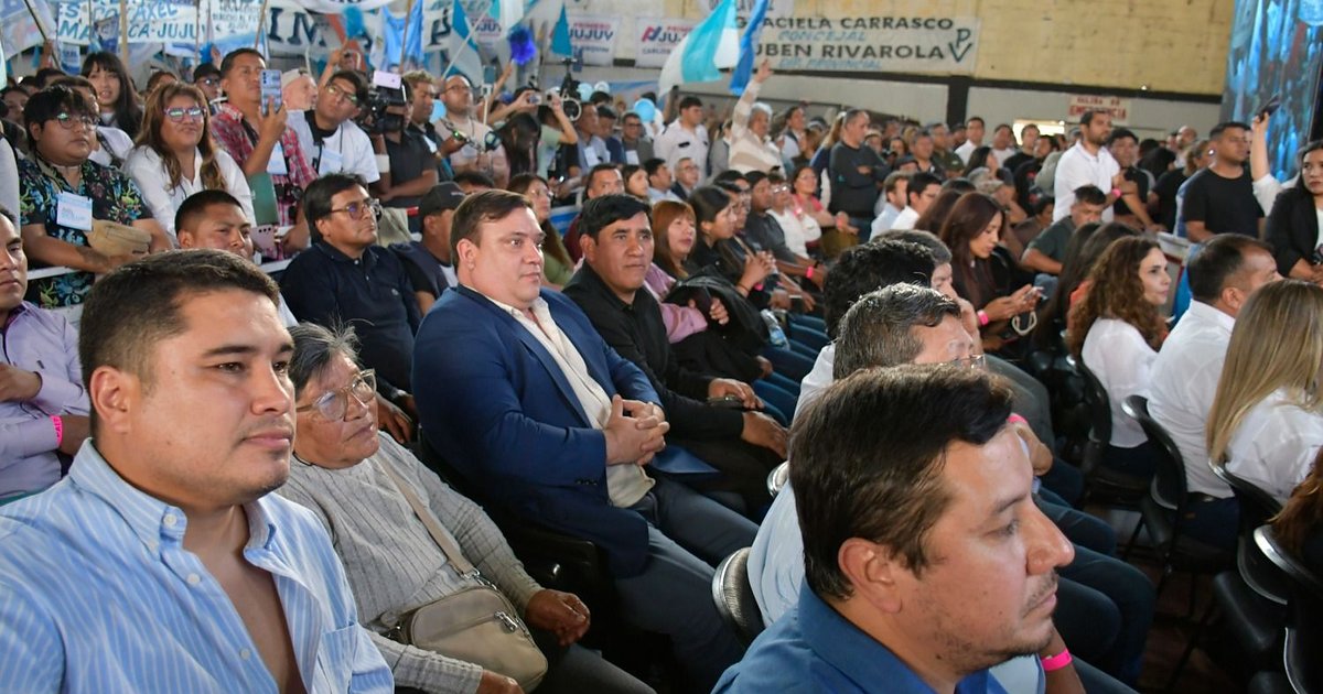 Una multitud acompañó a Axel Kicillof