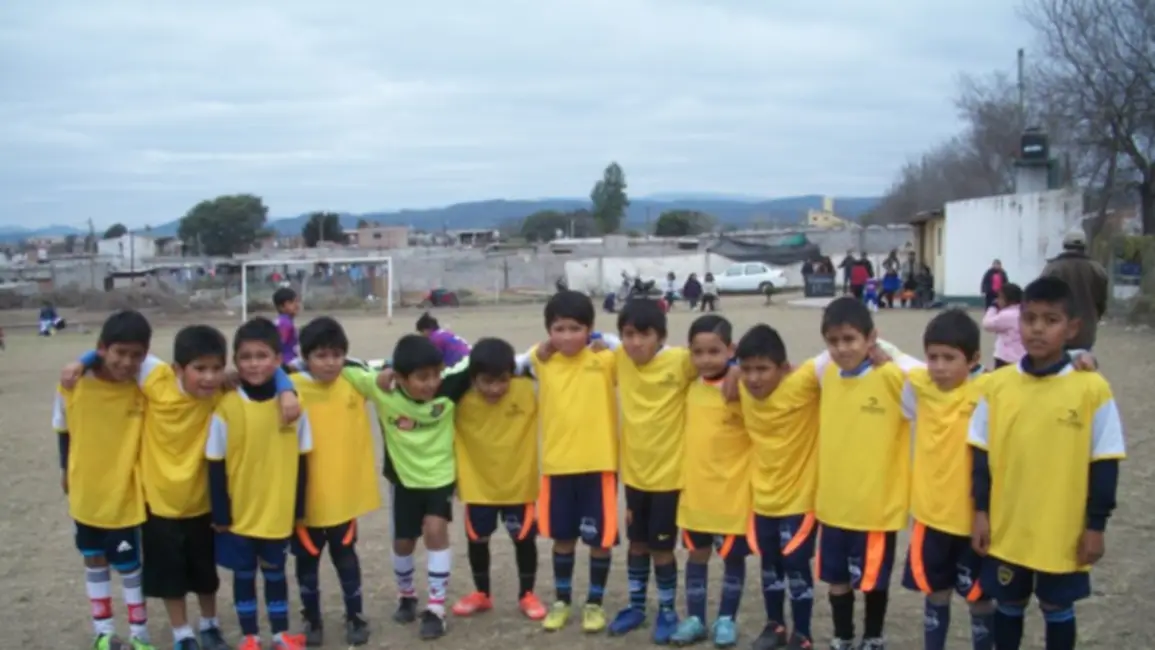 Sigue creciendo la escuela "Brochitas"