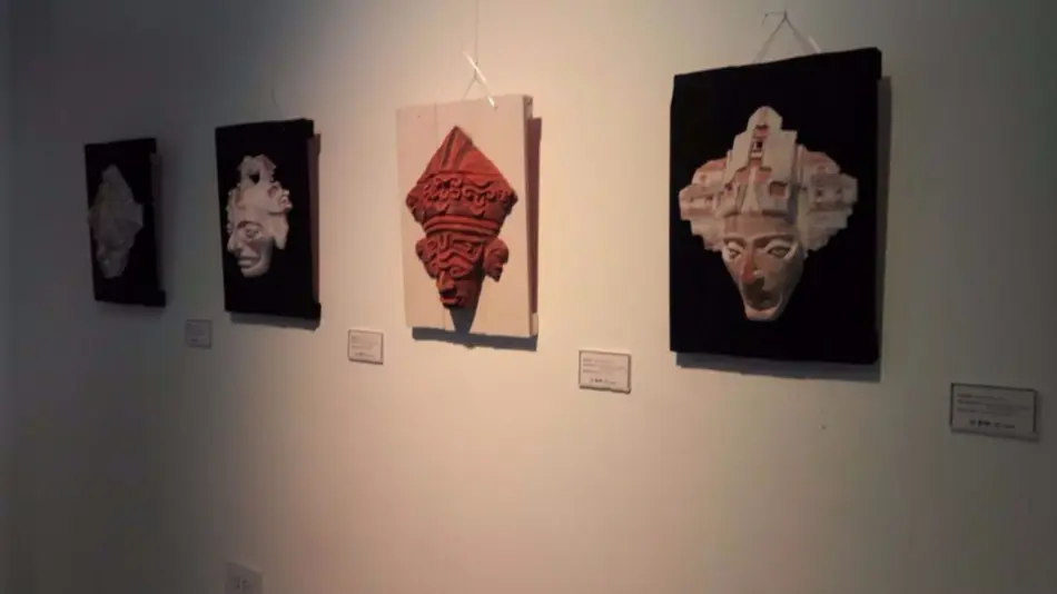 Muestra de arte neo indigenista de Rubén Corzo 