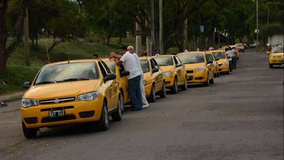 Bocinazo de chóferes de taxis en reclamo al precio de GNC
