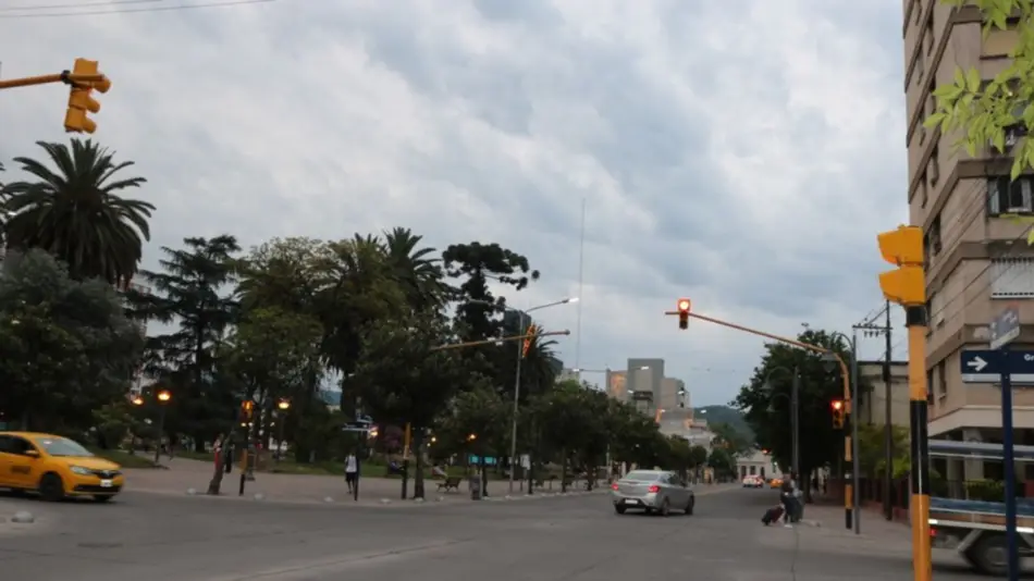 Viernes caluroso y con probabilidad de tormentas por la noche 