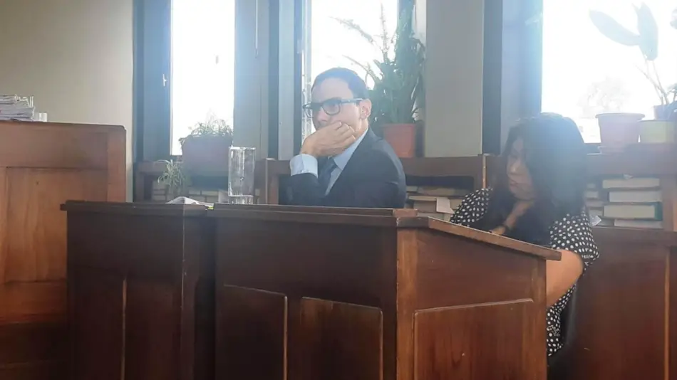 Una mujer es enjuiciada por el crimen de su marido