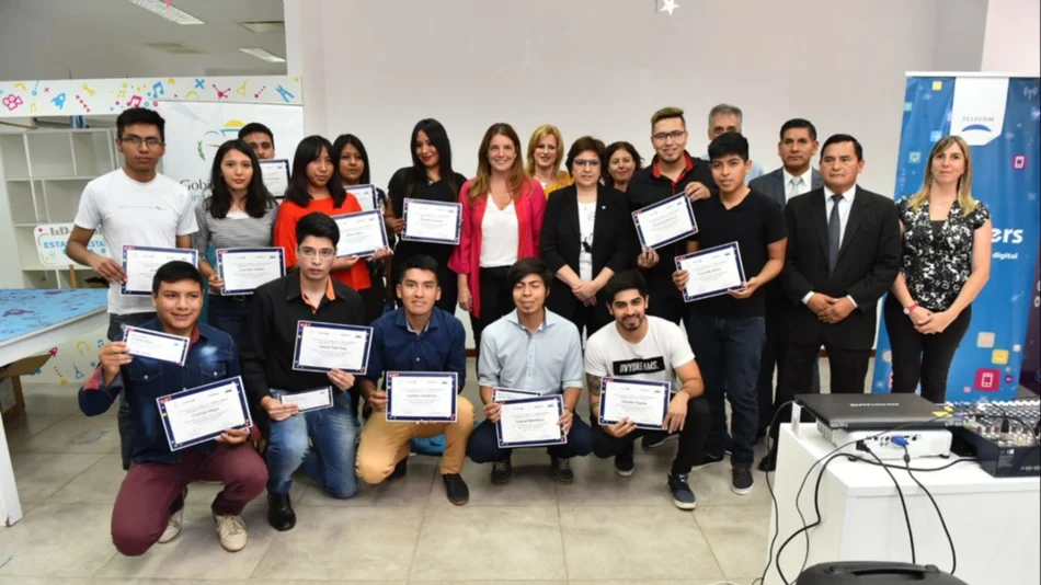 Jujeños recibieron diplomas del curso de programación gratuito "Digit@lers"