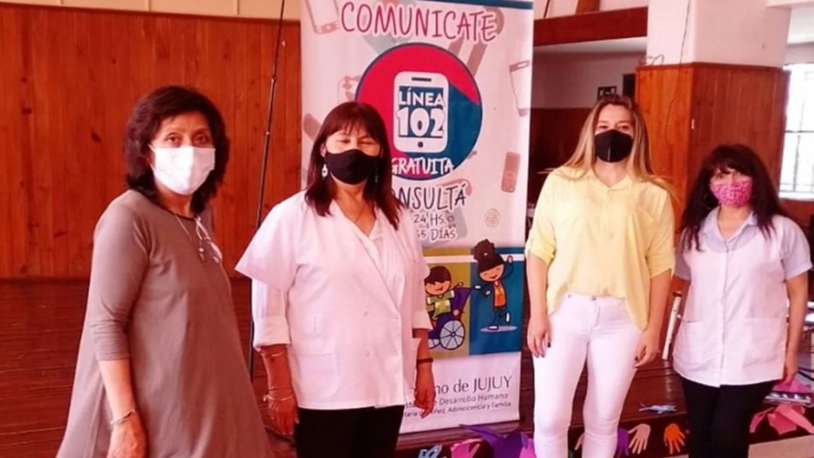 Informaron a estudiantes sobre la línea 102