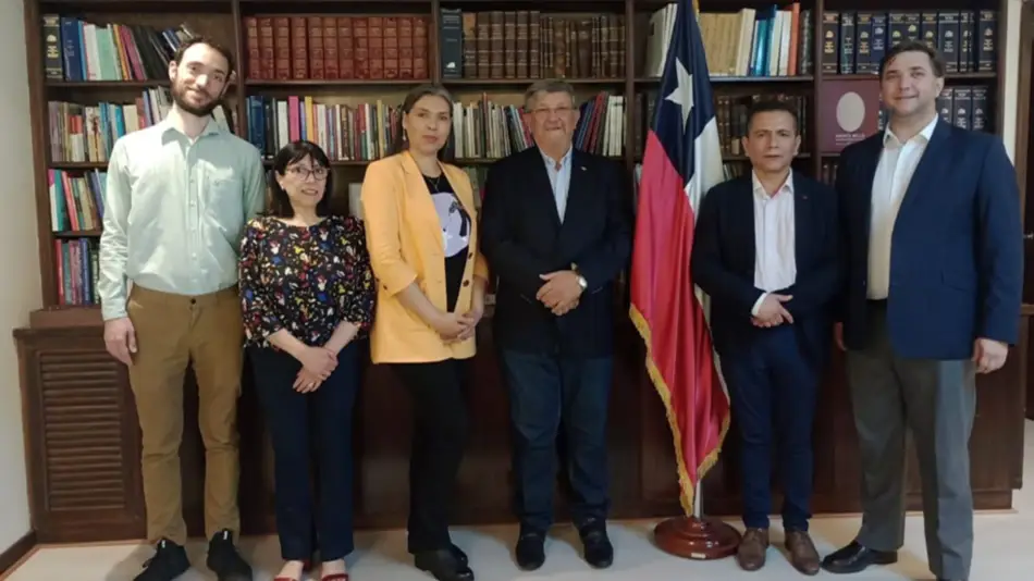 Gurrieri afianza la integración con Chile