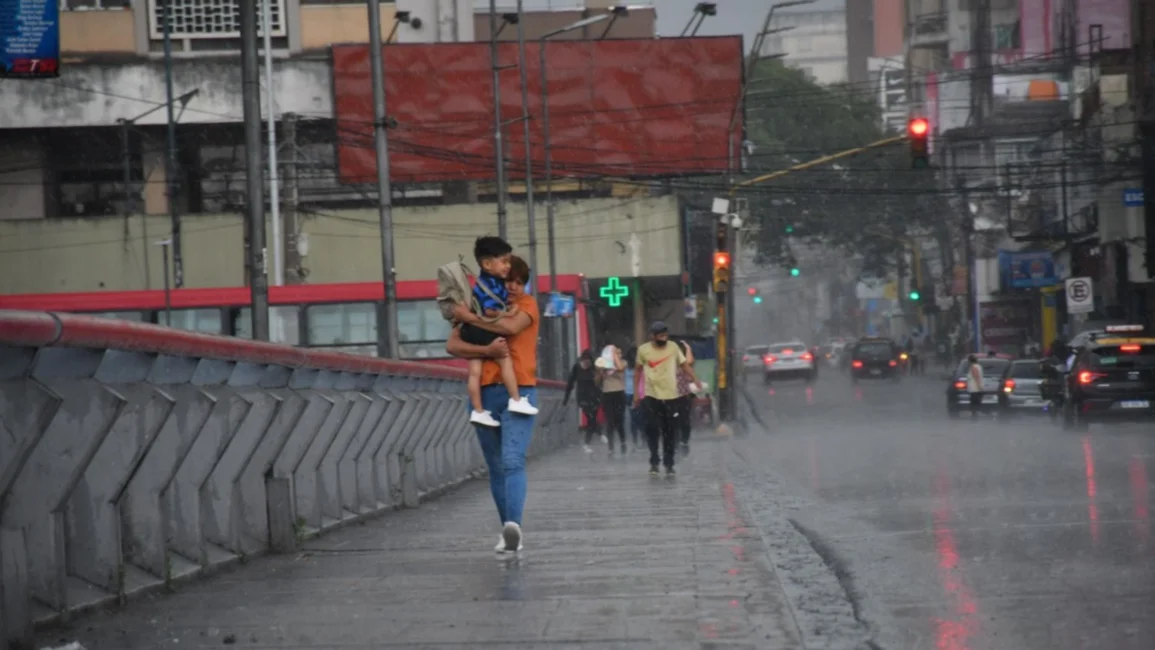 Primera tormenta "estival" sorprendió a los capitalinos