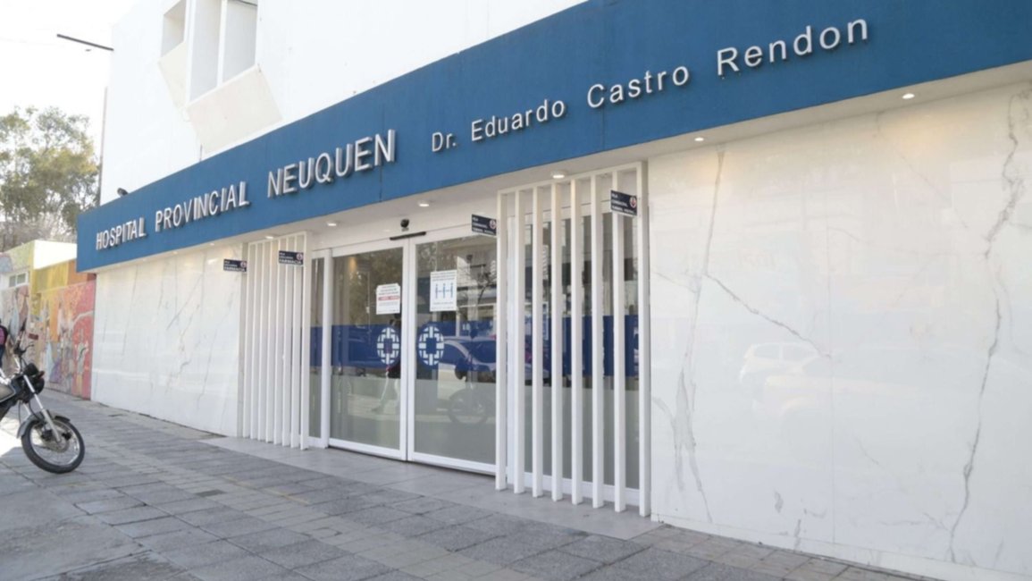Le permitió dormir en su casa y fue apuñalada