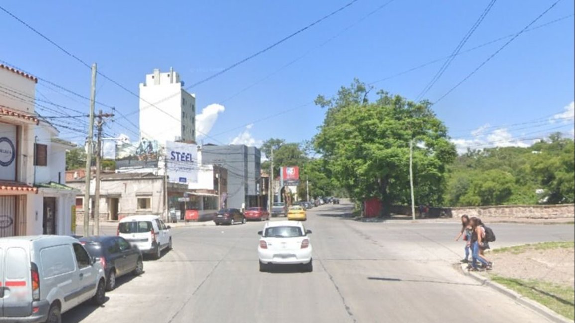 Policía manejaba alcoholizado y derrapó con su motocicleta