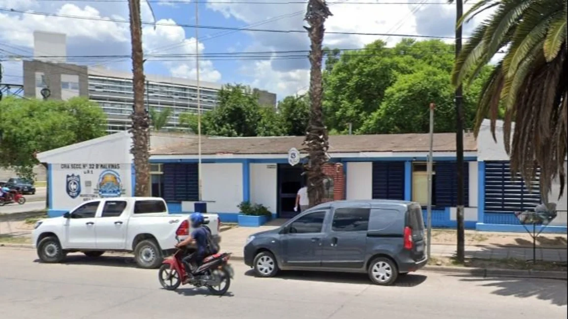 Hieren con un cuchillo a un chofer de colectivo